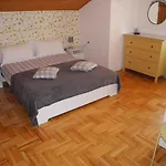 In 13837 Apartment *